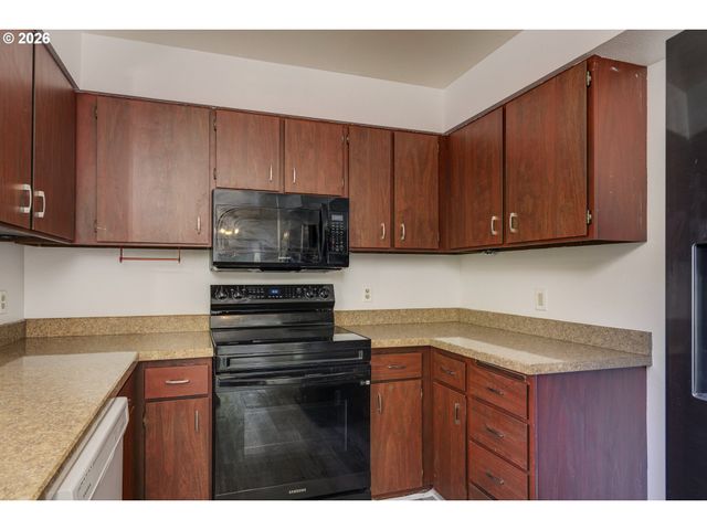 24011 Ne TREEHILL Dr, Wood Village, OR 97060