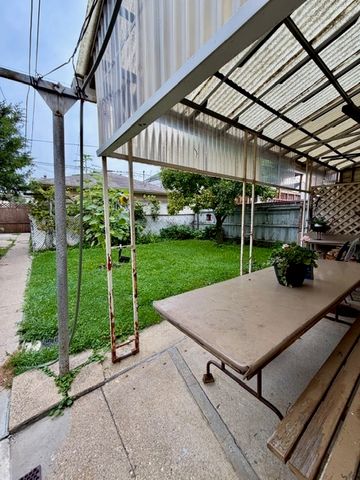 2720 N Monitor Avenue, Chicago, IL 60639