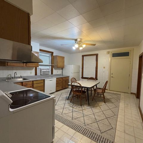 2720 N Monitor Avenue, Chicago, IL 60639