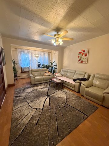 2720 N Monitor Avenue, Chicago, IL 60639