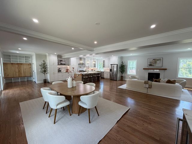 1172 Washington St, Holliston, MA 01746
