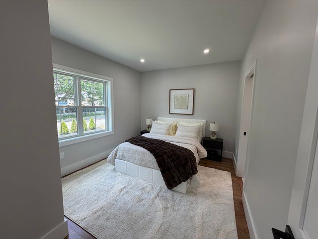 1172 Washington St, Holliston, MA 01746
