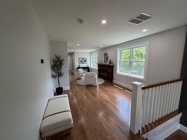 1172 Washington St, Holliston, MA 01746