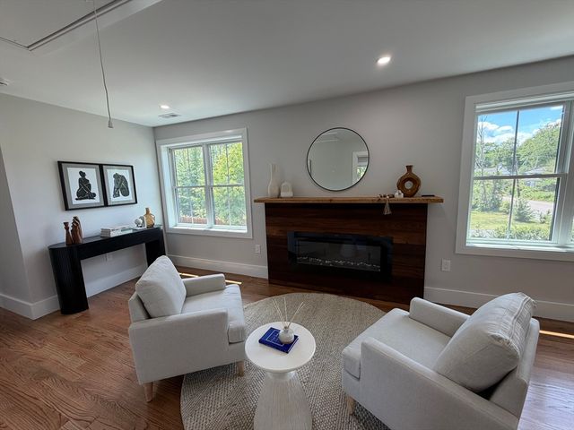 1172 Washington St, Holliston, MA 01746