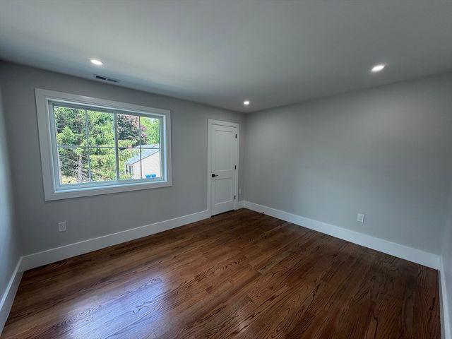 1172 Washington St, Holliston, MA 01746