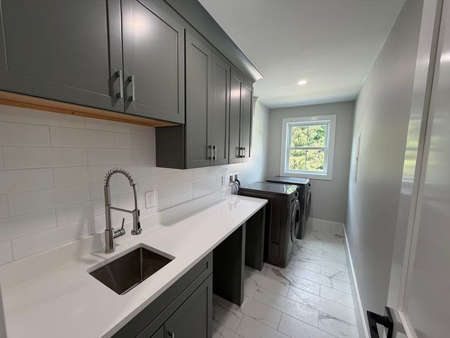 1172 Washington St, Holliston, MA 01746