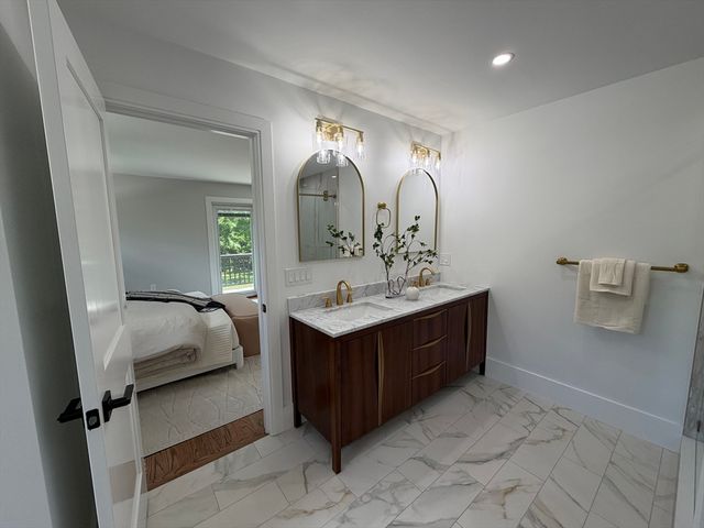 1172 Washington St, Holliston, MA 01746
