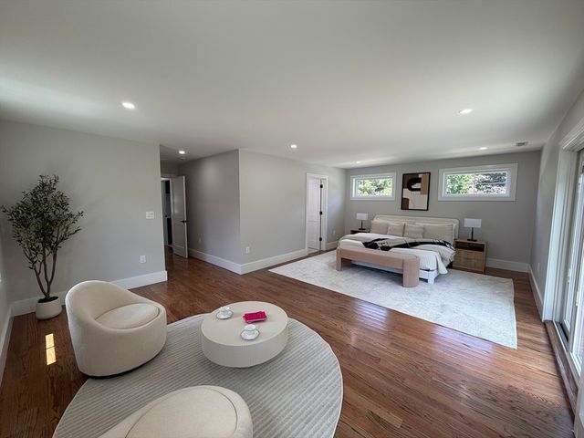1172 Washington St, Holliston, MA 01746