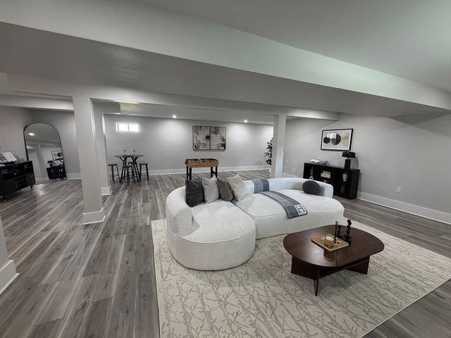 1172 Washington St, Holliston, MA 01746