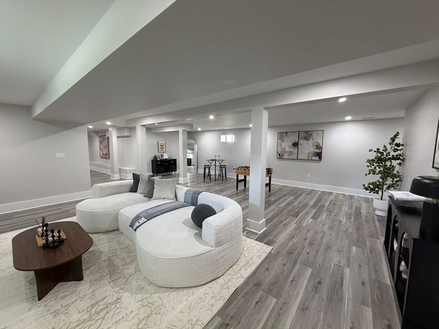 1172 Washington St, Holliston, MA 01746