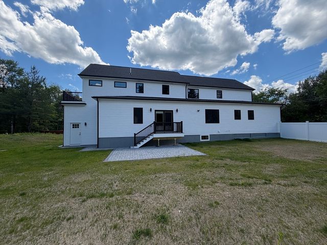 1172 Washington St, Holliston, MA 01746