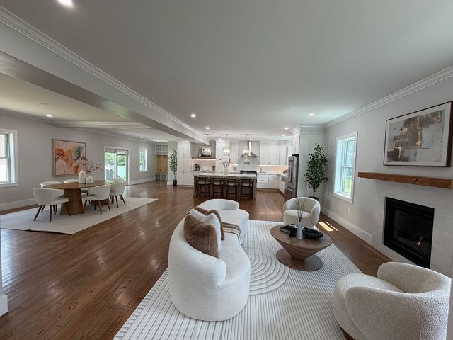 1172 Washington St, Holliston, MA 01746