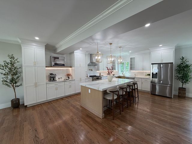 1172 Washington St, Holliston, MA 01746