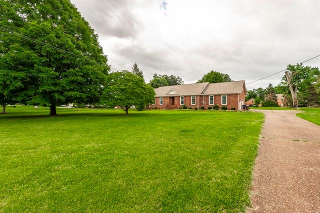 112 Arrowhead Dr, Hendersonville, TN 37075