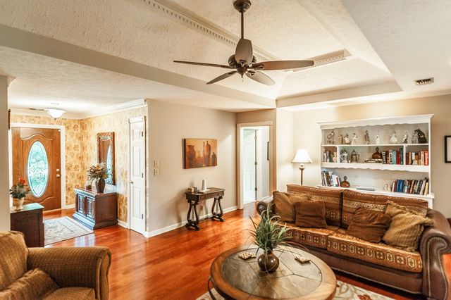 112 Arrowhead Dr, Hendersonville, TN 37075