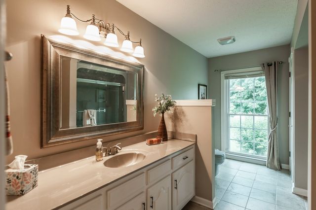 112 Arrowhead Dr, Hendersonville, TN 37075