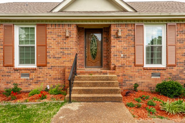 112 Arrowhead Dr, Hendersonville, TN 37075