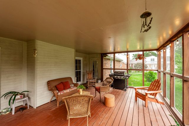 112 Arrowhead Dr, Hendersonville, TN 37075