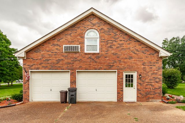 112 Arrowhead Dr, Hendersonville, TN 37075