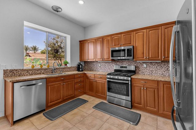 245 Strada Fortuna, Palm Desert, CA 92260