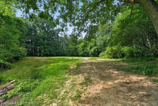 3310 Se Baldwin Road N, Hadley Township, MI 48455