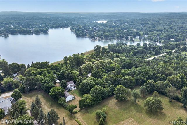 3310 Se Baldwin Road N, Hadley Township, MI 48455