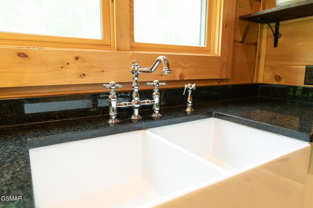 1948 Grouse Top Road, Walland, TN 37886