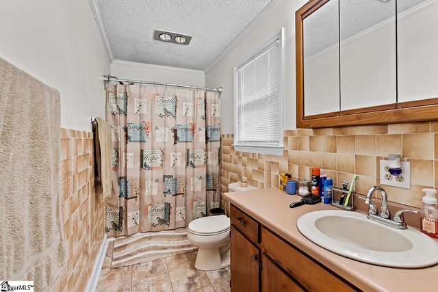 222 Jared Drive, Laurens, SC 29360