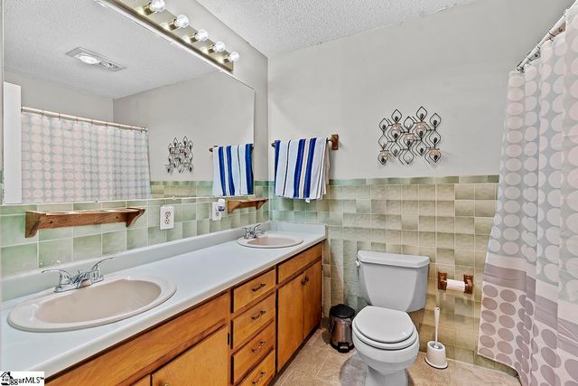 222 Jared Drive, Laurens, SC 29360