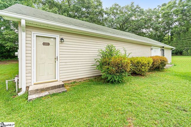 222 Jared Drive, Laurens, SC 29360