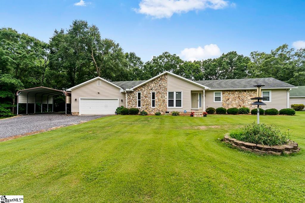 222 Jared Drive, Laurens, SC 29360