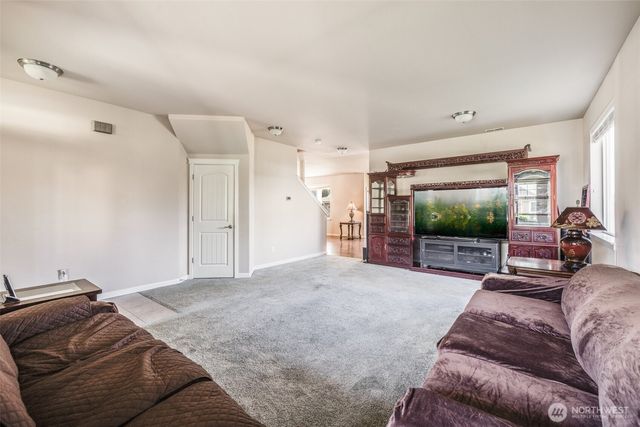 7811 238th ST Court E, Graham, WA 98338
