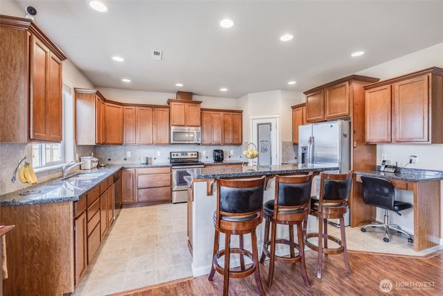 7811 238th ST Court E, Graham, WA 98338