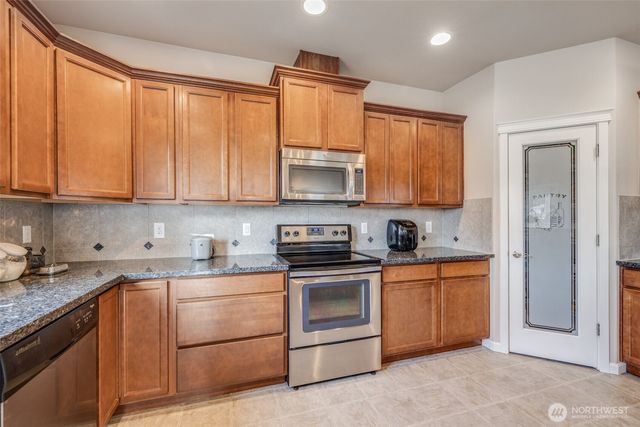 7811 238th ST Court E, Graham, WA 98338