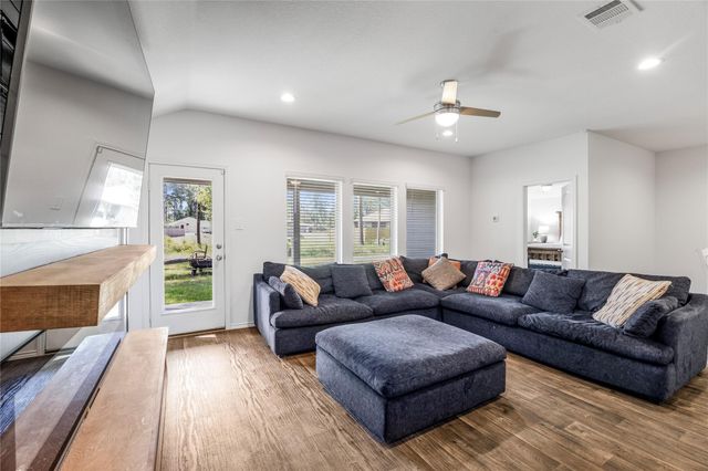 2906 Roman Forest Boulevard, New Caney, TX 77357