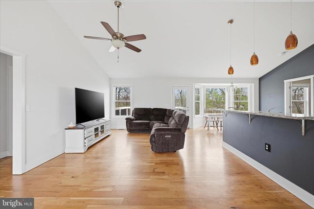 5 PEKING LN, Martinsburg, WV 25403