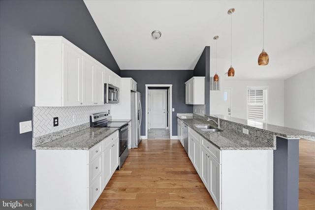 5 PEKING LN, Martinsburg, WV 25403