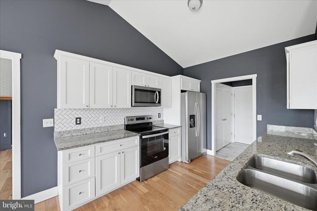 5 PEKING LN, Martinsburg, WV 25403