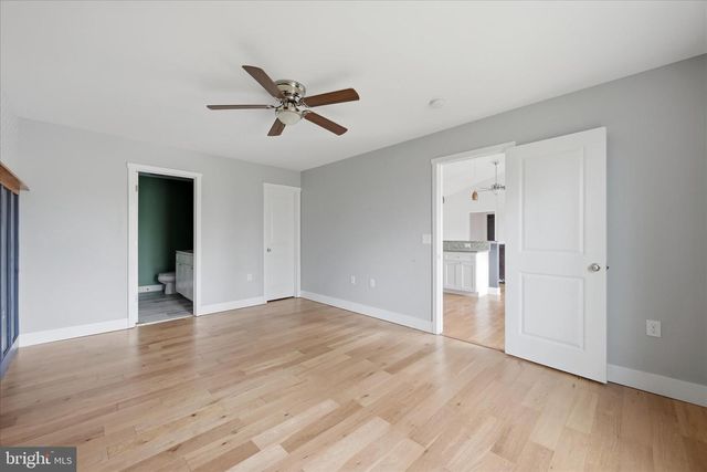 5 PEKING LN, Martinsburg, WV 25403