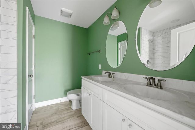 5 PEKING LN, Martinsburg, WV 25403
