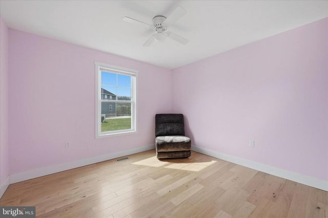 5 PEKING LN, Martinsburg, WV 25403