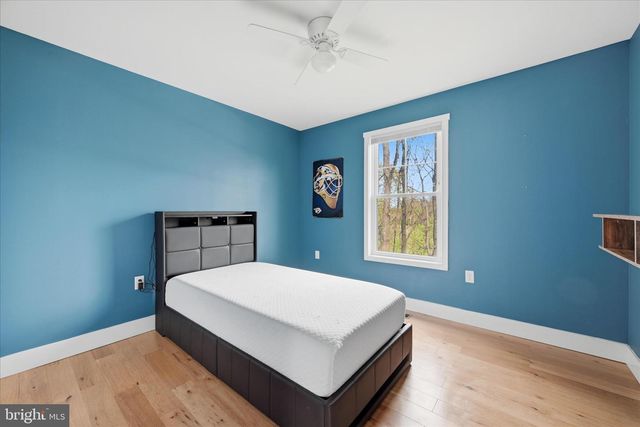 5 PEKING LN, Martinsburg, WV 25403