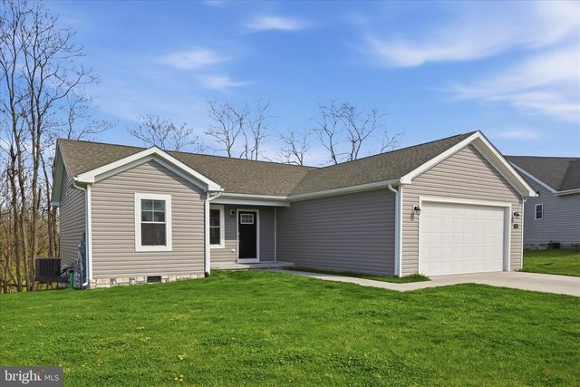 5 PEKING LN, Martinsburg, WV 25403