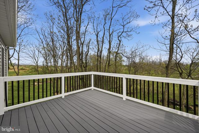 5 PEKING LN, Martinsburg, WV 25403