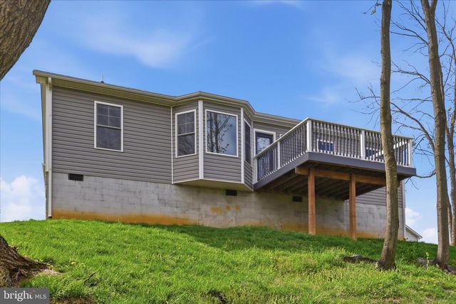 5 PEKING LN, Martinsburg, WV 25403