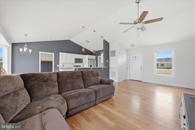 5 PEKING LN, Martinsburg, WV 25403