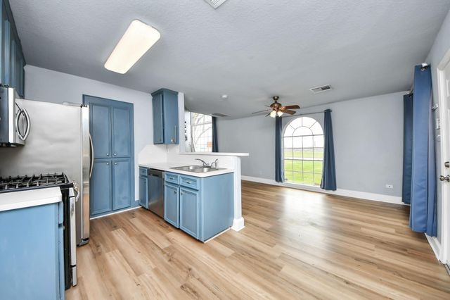 1010 Garden Walk Drive, La Porte, TX 77571