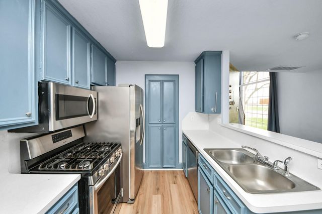 1010 Garden Walk Drive, La Porte, TX 77571