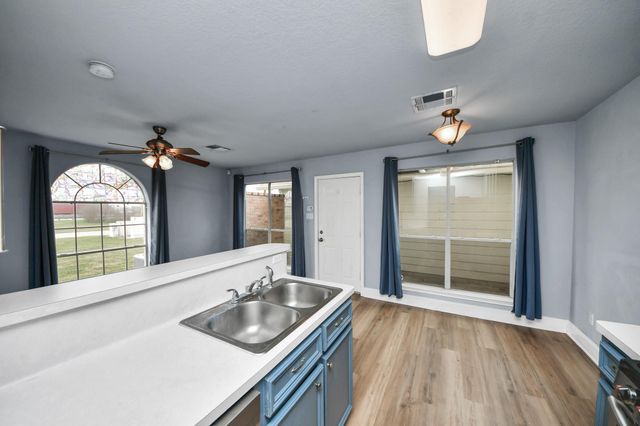 1010 Garden Walk Drive, La Porte, TX 77571