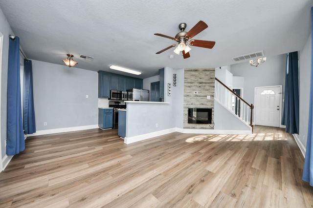 1010 Garden Walk Drive, La Porte, TX 77571